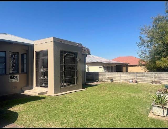 3 BEDROOM FREEHOLD FOR SALE IN ALBERTON NORTH